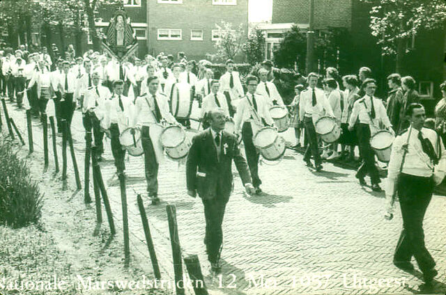 Op 12 mei 1957 deed de Heemskerkse muziekvereniging St. Ceacilia mee aan Nationale Marswedstrijden te Uitgeest.